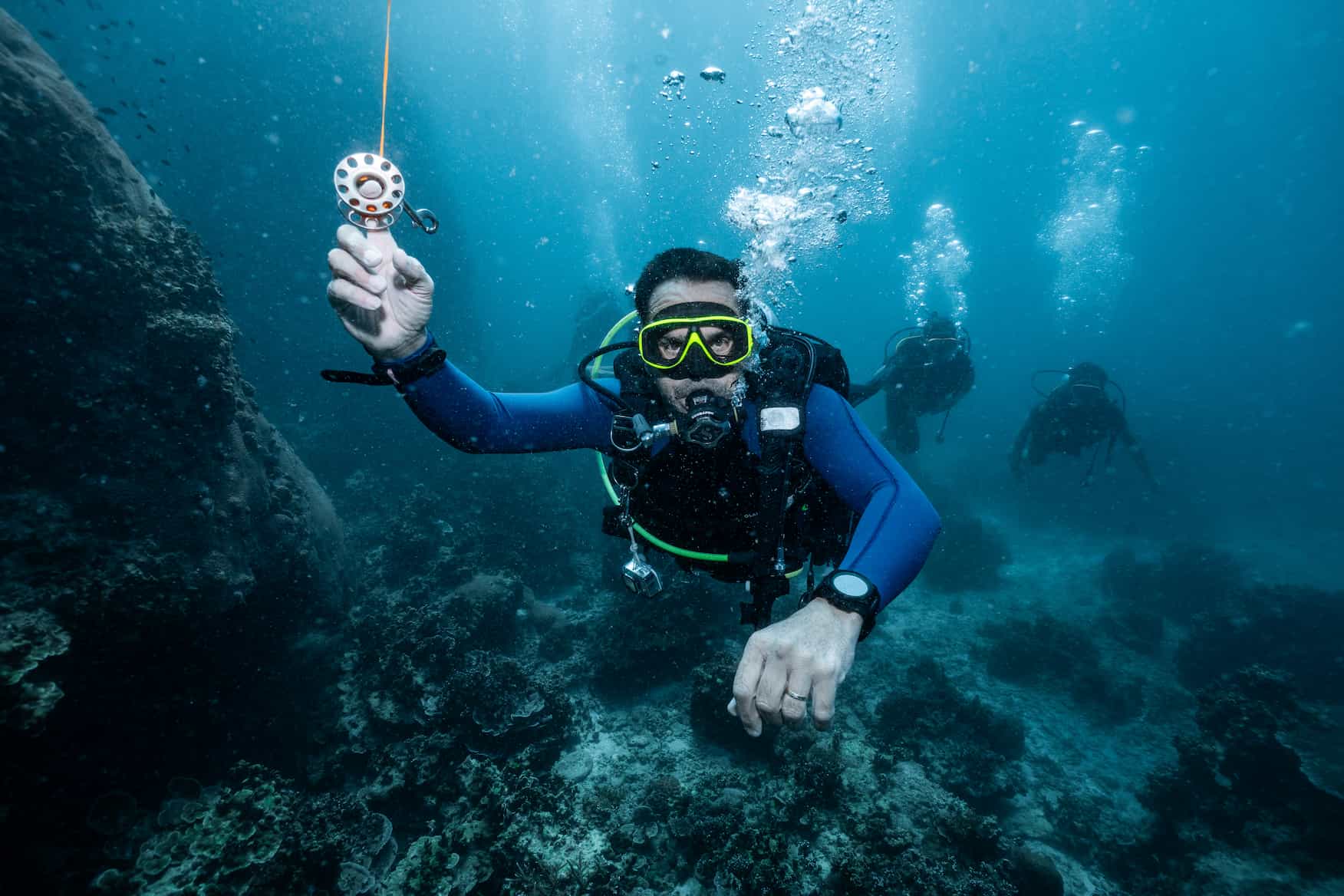 Devenir Divemaster à Koh Tao : le guide complet 2026